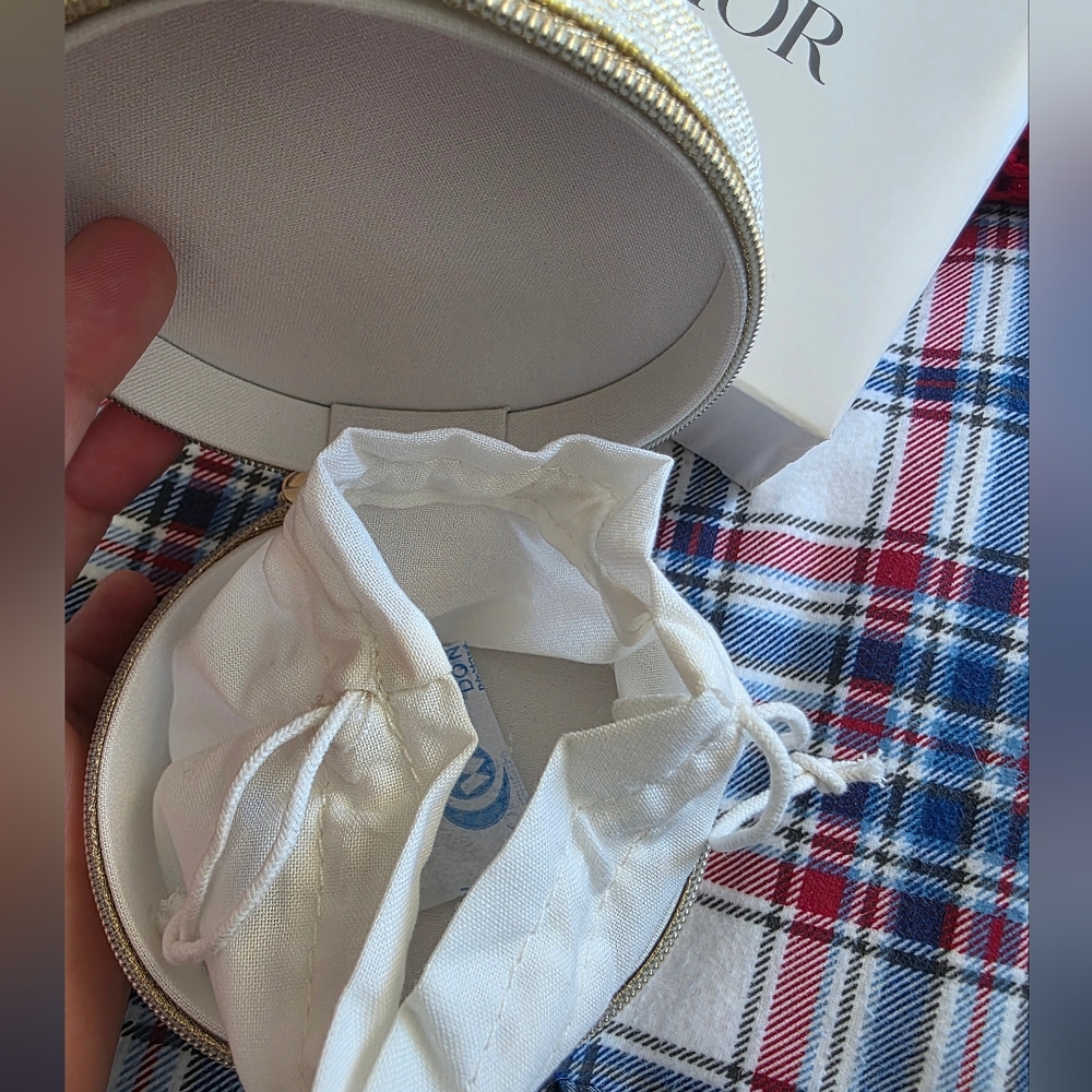 Dior Gold Jewelry Box and Sample Set - Picture 5 of 12